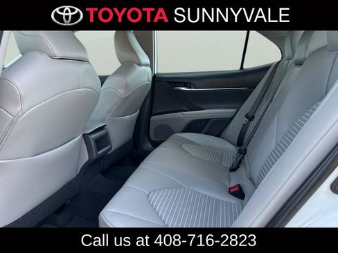 Used 2019 Toyota Camry SE FWD image 6