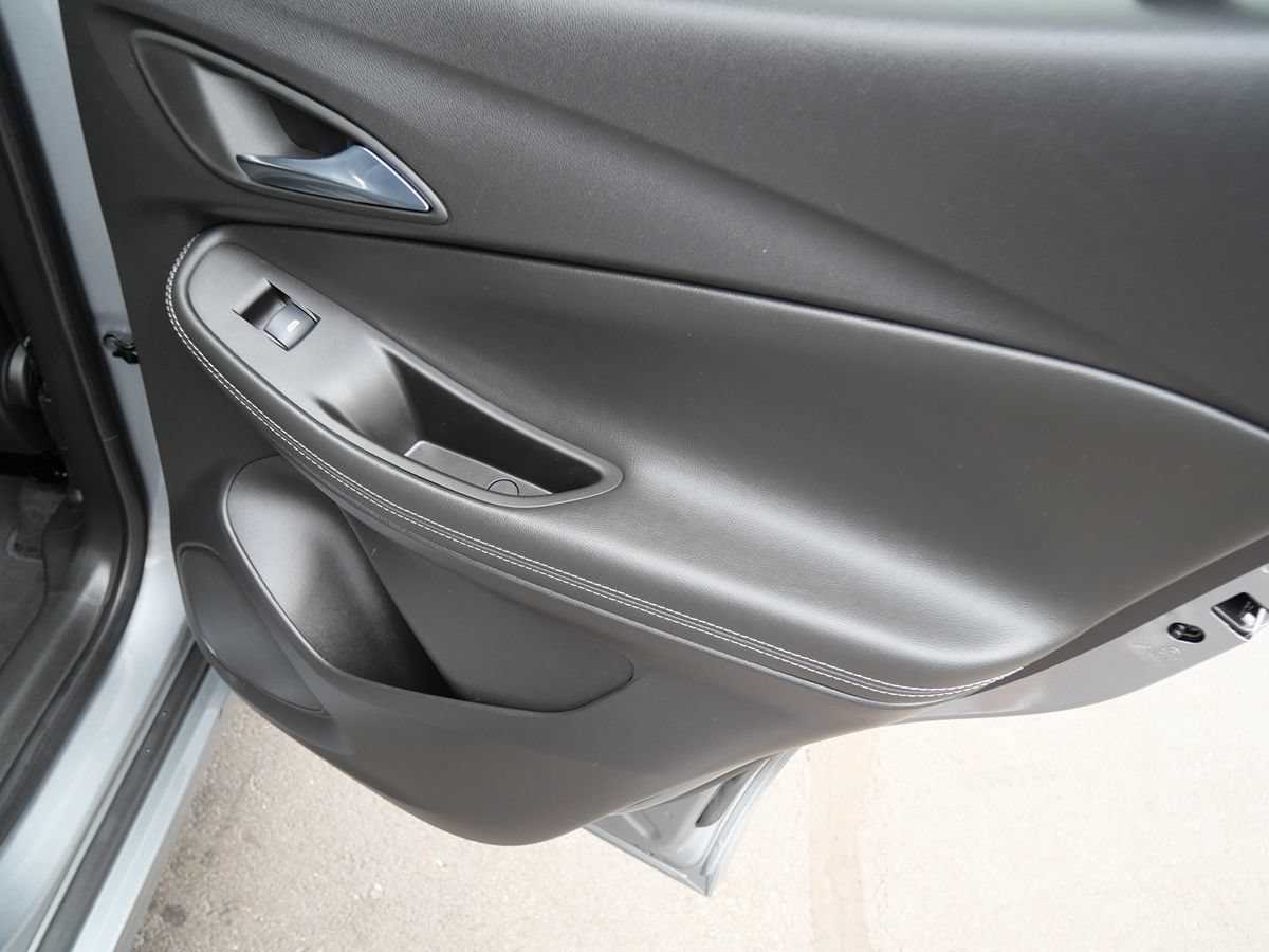 Used 2023 Buick Encore GX Select w/ Sport Touring Package FWD image 26