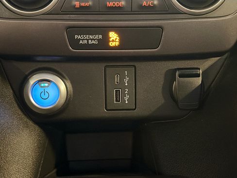 Used 2025 Nissan Leaf S FWD image 25