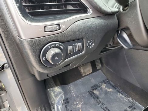 Certified 2022 Jeep Cherokee Limited AWD/4WD image 10