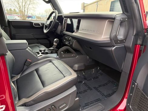 New 2026 Ford Bronco Outer Banks w/ Sasquatch Package AWD/4WD image 17