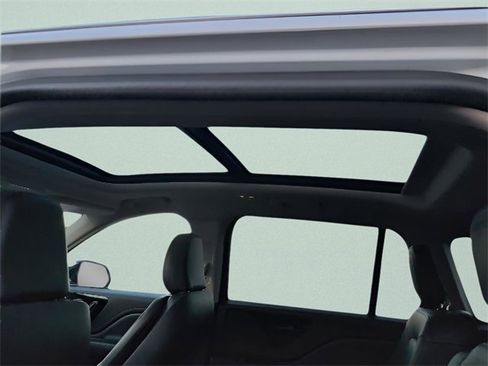 Used 2023 Lincoln Aviator Standard w/ Premium Package image 13