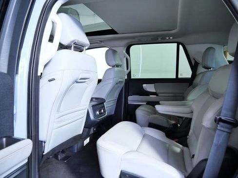 Certified 2025 Ford Expedition Active image 14