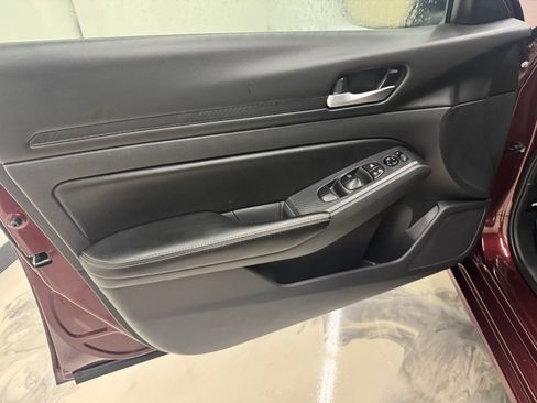Used 2025 Nissan Altima 2.5 SV FWD image 22