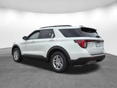 New 2026 Ford Explorer Active RWD image 3