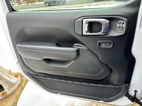 Used 2024 Jeep Wrangler Unlimited Rubicon image 19