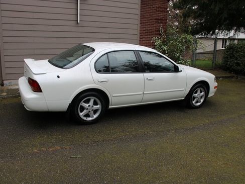 Used 1999 Nissan Maxima SE FWD image 3