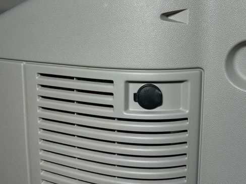 Used 2012 Chevrolet Suburban LT image 17