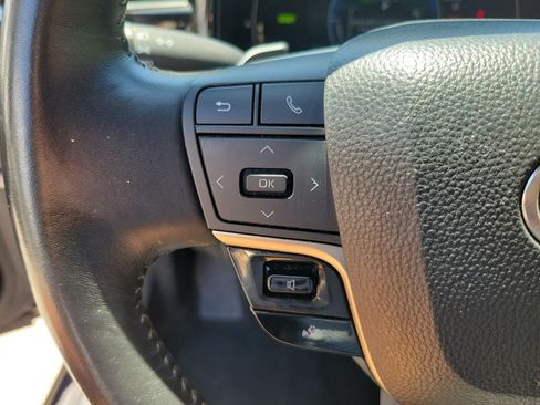 Used 2025 Toyota Camry SE FWD image 20