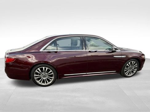 Used 2017 Lincoln Continental Select w/ Climate Package AWD/4WD image 3