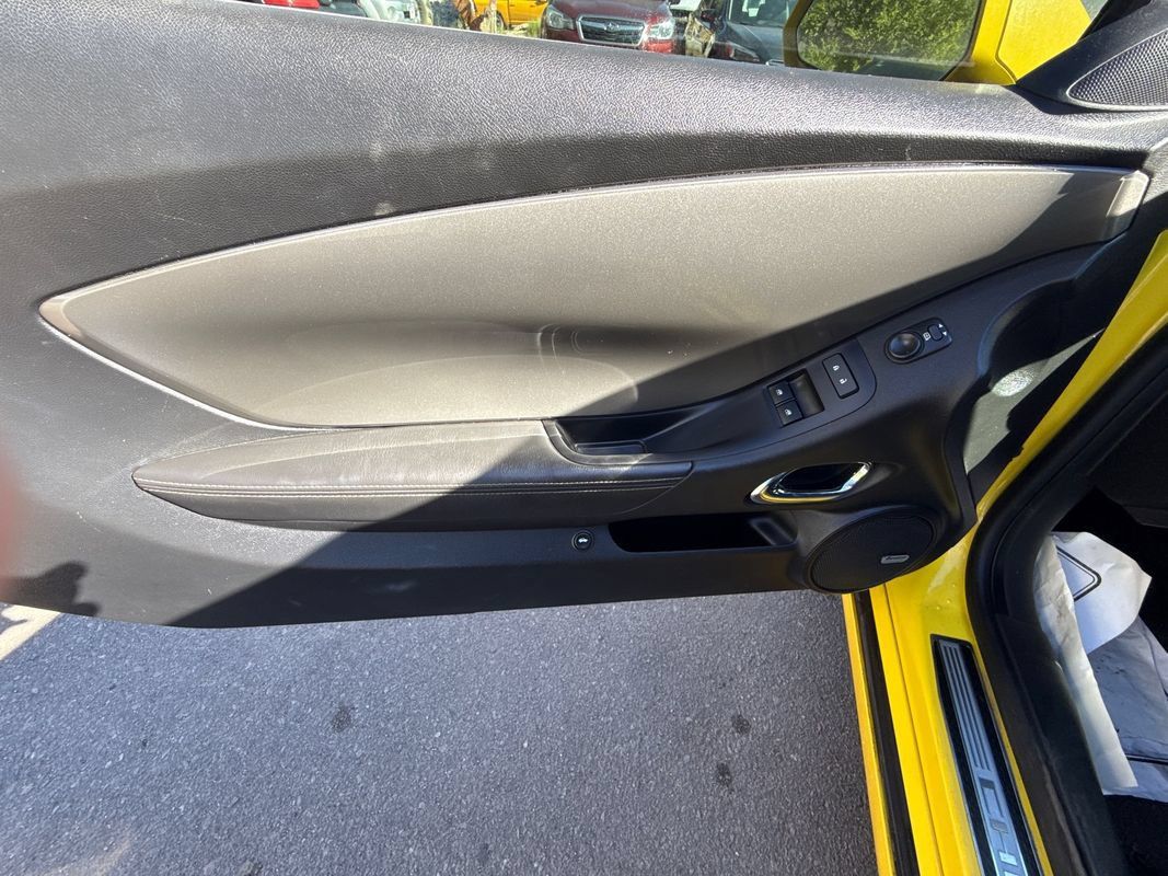 Used 2015 Chevrolet Camaro SS RWD image 21