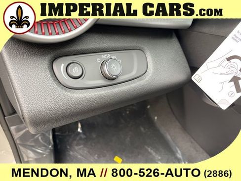 New 2026 Chevrolet Trax RS w/ Sunroof Package image 24