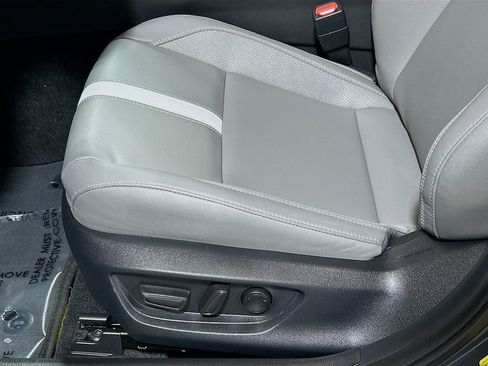 Used 2025 Toyota Camry SE FWD image 16