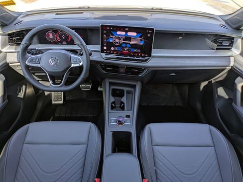 New 2026 Volkswagen Tiguan SE R-Line FWD image 19