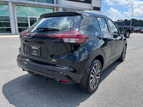 Used 2023 Nissan Kicks SV FWD image 6