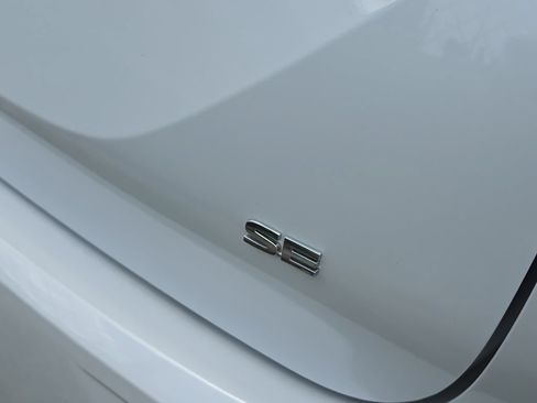 Used 2024 Mitsubishi Outlander SE Black Edition FWD image 6