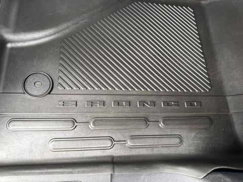 Used 2023 Ford Bronco Outer Banks AWD/4WD image 16