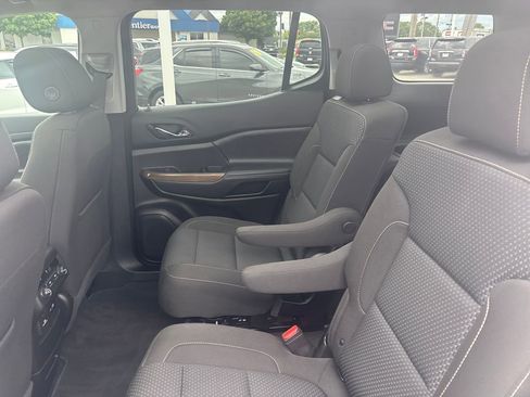 Used 2023 GMC Acadia SLE w/ Driver Convenience Package FWD image 31