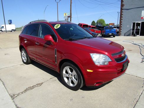 Used 2014 Chevrolet Captiva Sport LT w/ Convenience Package FWD image 2
