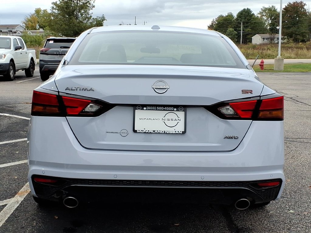 Certified 2024 Nissan Altima 2.5 SR AWD/4WD image 4