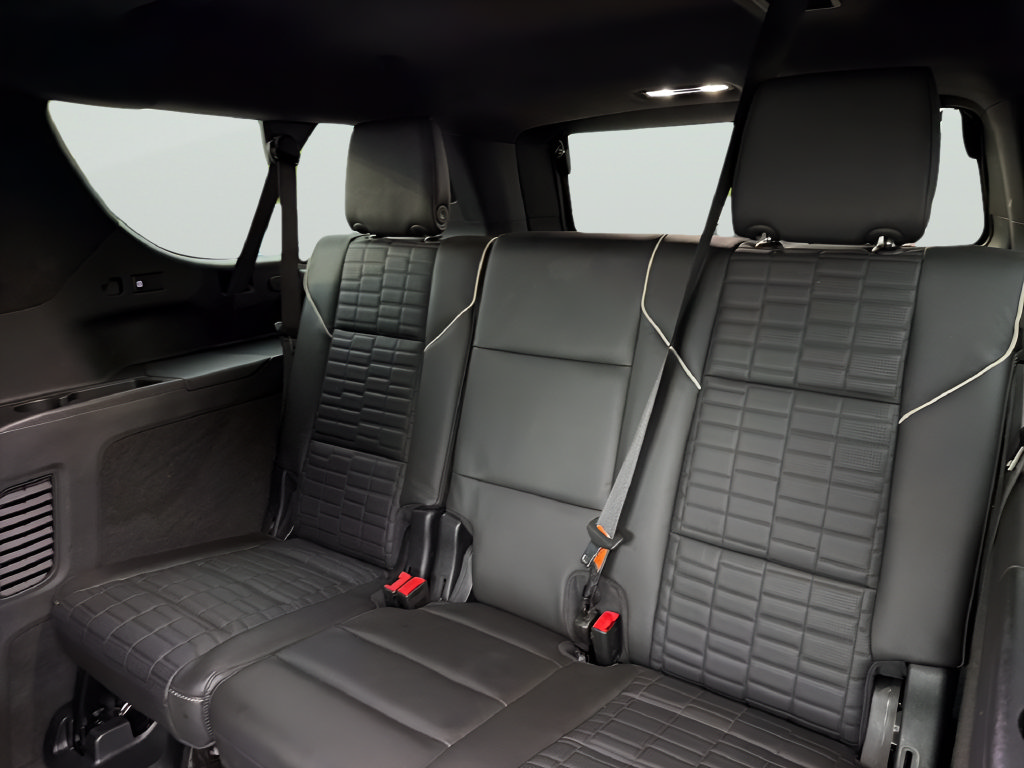 Used 2024 Cadillac Escalade ESV Premium Luxury Platinum AWD/4WD image 35