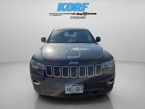 Used 2018 Jeep Grand Cherokee Laredo image 3