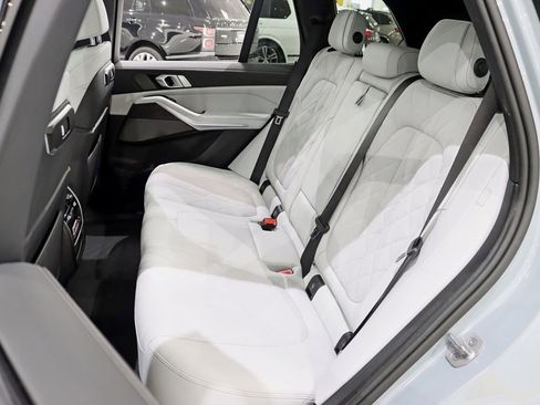 Used 2025 BMW X5 xDrive50e w/ M Sport Package AWD/4WD image 28