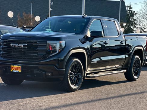 Used 2024 GMC Sierra 1500 Elevation w/ LPO, Elevation Black Package image 8