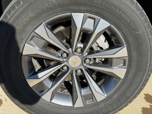 Used 2025 Chevrolet Equinox LT image 10