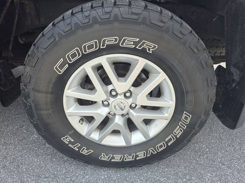 Used 2014 Nissan Frontier SV w/ SV Value Truck Package AWD/4WD image 36