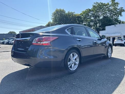 Used 2013 Nissan Altima 2.5 SV w/ 2.5SV Convenience Pkg FWD image 4