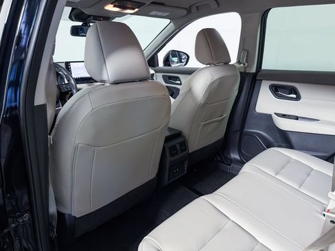 Certified 2024 Nissan Rogue SL FWD image 43
