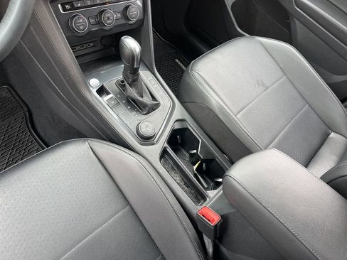 Used 2020 Volkswagen Tiguan SE image 20
