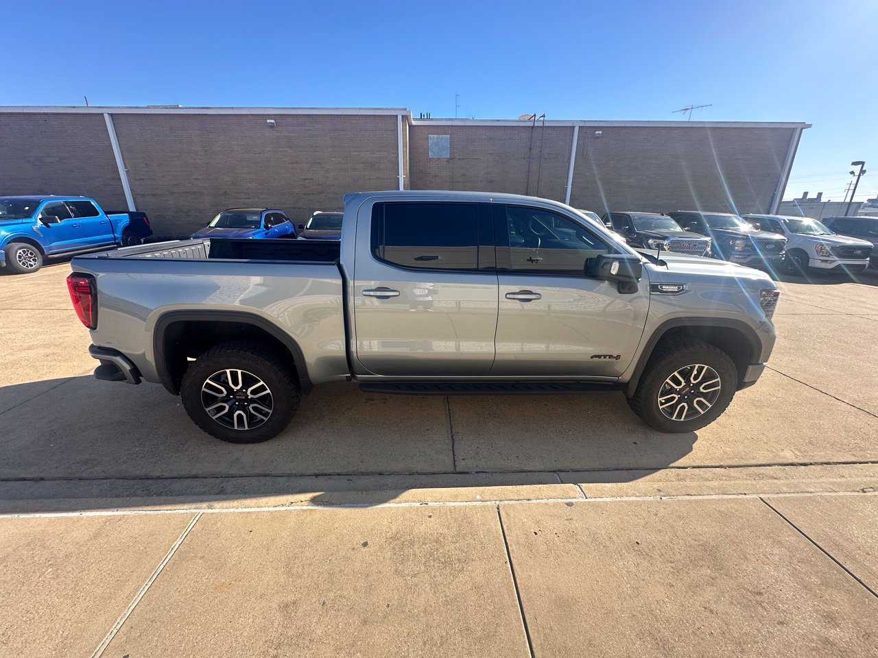 Used 2026 GMC Sierra 1500 AT4 w/ AT4 Premium Package AWD/4WD image 19