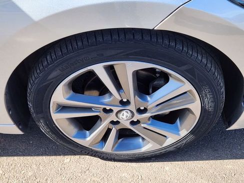 Used 2017 Hyundai Elantra Limited w/ Limited Ultimate Package 05 image 15