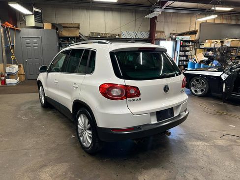 Used 2011 Volkswagen Tiguan S image 7