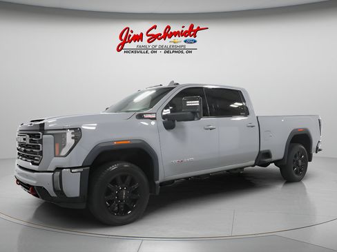 Used 2024 GMC Sierra 2500 AT4 w/ Technology Package AWD/4WD image 2