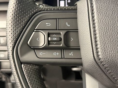 Used 2026 Toyota Tacoma SR5 AWD/4WD image 25
