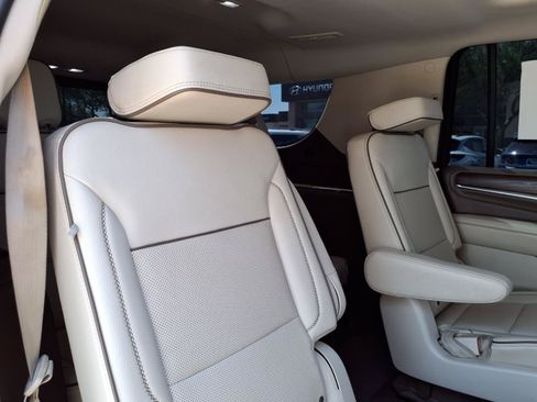 Used 2021 GMC Yukon XL Denali w/ Denali Premium Package RWD image 15