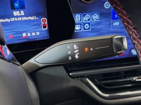 Used 2024 Chevrolet Equinox EV RS FWD image 17