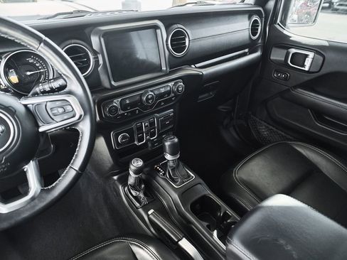 Used 2021 Jeep Wrangler Unlimited Sahara AWD/4WD image 26