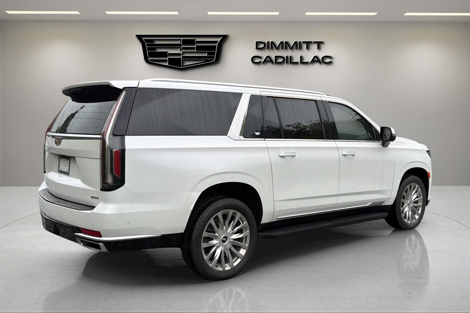 Used 2021 Cadillac Escalade ESV Premium Luxury AWD/4WD image 5