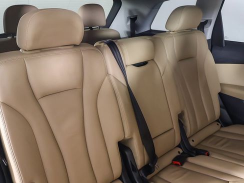 Used 2021 Audi Q7 2.0T Premium w/ Convenience Package image 37