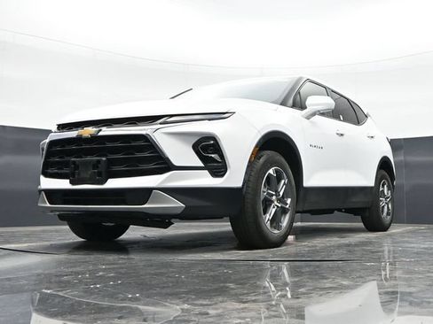 Used 2025 Chevrolet Blazer LT FWD image 36