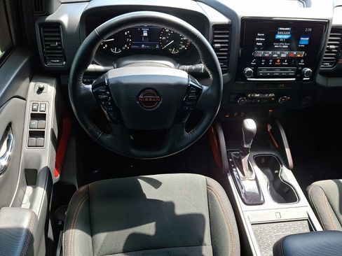 Used 2023 Nissan Frontier PRO-4X w/ Pro Convenience Package image 11