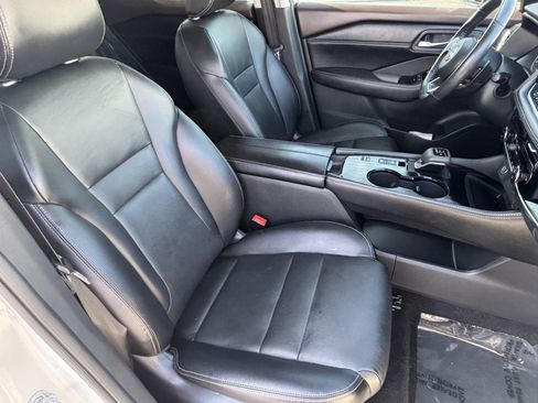 Used 2023 Nissan Rogue SL w/ SL Premium Package FWD image 10
