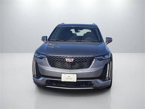 Used 2021 Cadillac XT6 Premium Luxury image 2