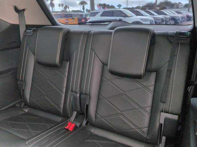 Used 2025 Volkswagen Atlas SE FWD image 15