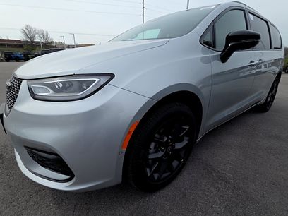 New 2026 Chrysler Pacifica Limited