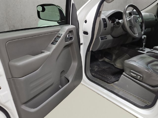 Used 2016 Nissan Frontier SL AWD/4WD image 11